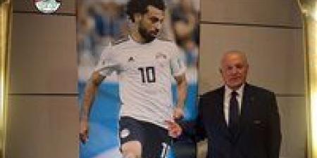 أبوريدة يجري اتصال هاتفي مع محمد صلاح للاطمئنان علي جاهزيته للمشاركة مع الفراعنة في كأس العالم