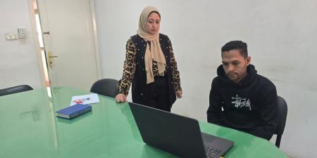 وزارة العمل تُجري مقابلات للمتقدمين على فرص عمل بالأردن في مهنة فني منشار حجر