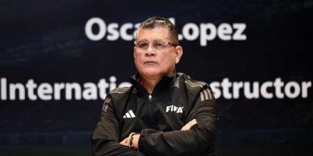 اتحاد الكرة يتجاهل استفسار أوسكار عن تجديد عقده لرئاسة لجنة الحكام الموسم المقبل