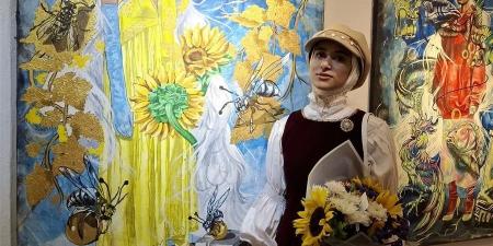 صفية يحيى عن معرضها "باركود": الرسم الذاتي ليس غرورًا