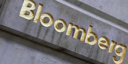 "بلومبرج" ترصد إشادات مؤسسات التصنيف العالمية بعد موافقة مصر للتعاقد مع الثلاثة الكبار