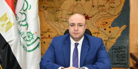 محافظ الفيوم يهنئ مديرية الصحة بالحصول على المركز الأول في تنظيم القوافل العلاجية
