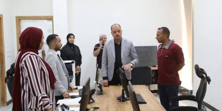 نائب محافظ الوادي الجديد يتابع منظومة العمل بصندوق استصلاح الأراضي