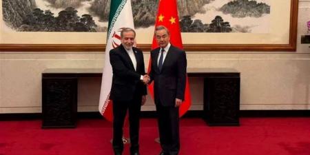 في ظل تصاعد التوتر بين طهران وواشنطن.. ماذا وراء زيارة عراقجي إلى بكين؟