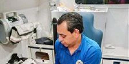 مشهد إنساني .. طاقم اسعاف ينجح في إنقاذ حياه صغيرين حديثي الولاده بالمنيا