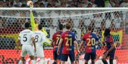 موعد مباراة برشلونة ضد الريال في كلاسيكو الأرض والقناة الناقلة