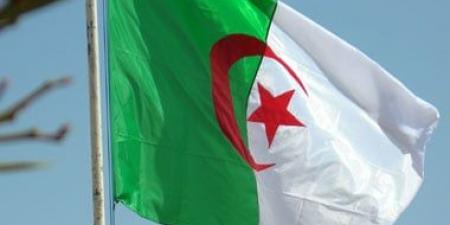 فرنسا تستأنف ترحيل الجزائريين ذوى الوضع غير النظامى