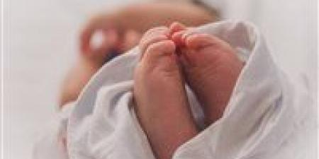 ابنتها أنجبته سفاحا.. سقوط مسنة بعد إلقاء رضيع داخل مقلب قمامة بالعجوزة