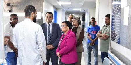 نائب وزير الصحة تجري جولة موسعة بقنا لمتابعة الاستراتيجية السكانية وتطوير الرعاية الطبية