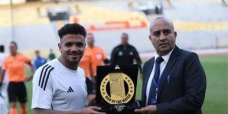 رشاد المتولى يحصل على جائزة رجل مباراة مودرن سبورت وفاركو