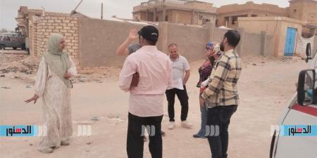 رئيس مدينة مطروح يُتابع الموقف الفني لشبكة الوصلات المنزلية بعزبة الحاج