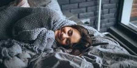 عادات مسائية تساعد على حرق الدهون أثناء النوم وتحسين عملية الأيض