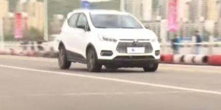 باحثون يطورون نظام شحن ذكى يرفع عمر بطاريات السيارات الكهربائية بنحو 23%