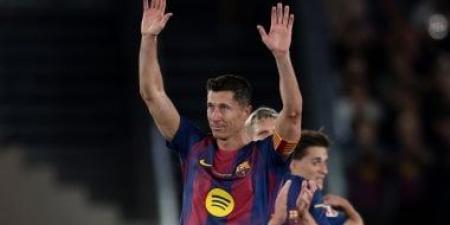 برشلونة يكتسح ريال بيتيس ويحقق العلامة الكاملة في ليلة وداع ليفاندوفسكي