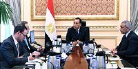 رئيس الوزراء يتابع مع رئيس الجهاز المركزي للتنظيم والإدارة مستجدات ملف الإصلاح الإداري