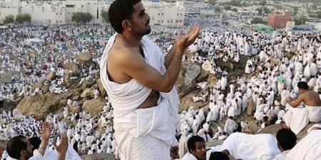 وزارة الحج السعودية توجه الحجاج بالبقاء داخل المخيمات في عرفات بسبب ارتفاع الحرارة