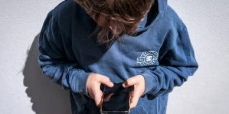ماليزيا تمنع من هم دون 16 عامًا من إنشاء حسابات على منصات التواصل الاجتماعي