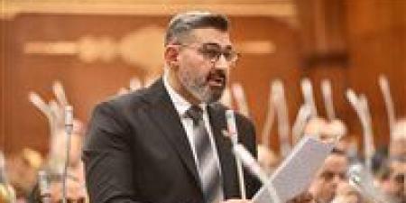 النائب ياسر جلال يتقدم بطلب بشأن تعطيل العرض المسرحي "الدحديرة" ويطالب بحماية الإبداع داخل الجامعات