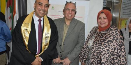 "طعيمة" يحصل على امتياز عن رسالة دكتوراه حول تأثير المسرح على القيم الثقافية