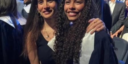غياب والدتها.. مريم ابنة شيرين عبد الوهاب تحتفل بتخرجها من المدرسة برفقه والدها وزينة| صور