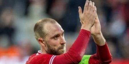 لحظة سقوط إريكسن لاعب الدنمارك بأزمة قلبية فى مباراة أوكرانيا.. فيديو