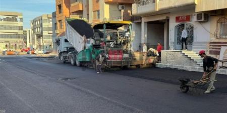 بين المياه والإيجارات والطرق المتهالكة.. أهالي البحر الأحمر للمحافظ: ننتظر حلولًا لا وعودًا