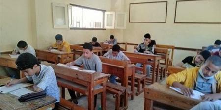 بدء امتحان الجبر والإحصاء لطلاب الشهادة الإعدادية بالقاهرة في سادس أيام امتحانات الترم الثاني