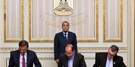 مدبولي يشهد توقيع اتفاقيتين لفض تشابكات مالية تاريخية بـ 196 مليار جنيه