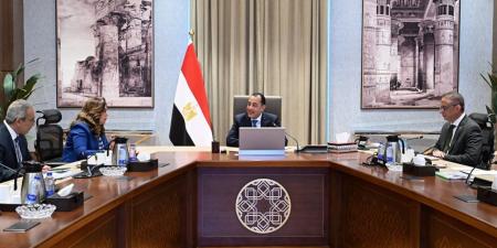 رئيس الوزراء يوجه بتوفير اعتمادات مالية إضافية لتطوير منظومة النظافة في الجيزة