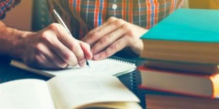 أستاذ طب نفسي: 74% من الطلاب يعانون من ارتفاع مستوى الضغط خلال الامتحانات