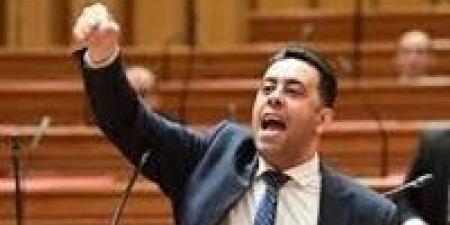 أحمد فرغلي: الحكومة بلا رؤية سياسية واضحة لإدارة الديون.. والمواطن لا يأكل قطارًا أو مشروعًا
