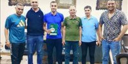 كهرباء الإسماعيلية يجدد عقد الظهيرالأيسر عصام الفيومي موسمين