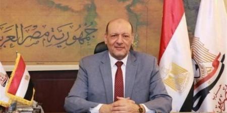 حزب "المصريين": حضور الرئيس السيسي حفل تخرج الأئمة رسالة حاسمة