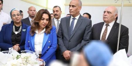 أُصيبت خلال تنفيذ قرار إزالة تعديات.. وزيرة التنمية تطمئن على رئيسة قرية تفتيش أبوسكين