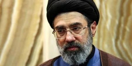 علي عاطف: المرشد الإيراني يقبل المفاوضات مع واشنطن على مضض