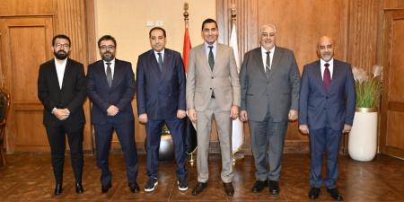 جوهر نبيل يبحث مع تاي هاوس وروابط الرياضية دعم الأبطال الرياضيين