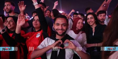 شجع واكسب.. مسابقات ترفيهية للجمهور بـ"الفان زون" قبل انطلاق مباراة مصر ونيوزيلندا (فيديو)