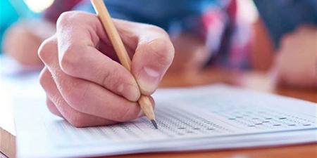 اليوم.. طلاب الثانوية العامة يؤدون امتحان اللغة الأجنبية الثانية والاقتصاد والإحصاء