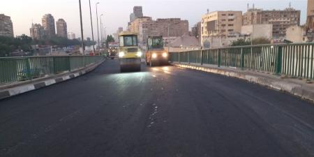 محافظ الجيزة يتابع أعمال رصف مطلع كوبري 15 مايو وغلق ممرات خطرة بكوبري الساحل