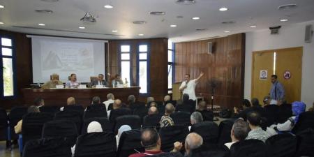 "الهوية والعروبة في مواجهة تحديات العصر" في ملتقى أدباء وسط الصعيد