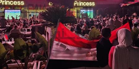 بأعلام مصر.. أجواء حماسية في العلمين الجديدة خلال مباراة مصر وإيران