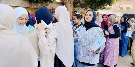 فتح لجان الثانوية العامة لاستقبال الطلاب في أول اختبارات المواد الأساسية بمادة اللغة العربية