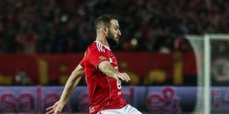 الأهلي يتجه لعدم تدعيم الجبهة اليمنى بعد عودة عمر كمال عبد الواحد