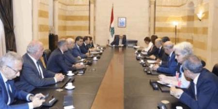 ماذا وراء قرار الحكومة تعليق قرار الرسوم على بعض السلع؟