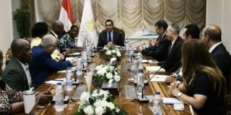 وزير الرياضة يجتمع بممثلى مفوضية الاتحاد الأفريقى لبحث ترتيبات الاستضافة