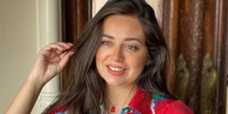 "البيوت مخبية كتير".. رسالة مؤثرة من إيناس عز الدين بعد مرض هبة مجدي