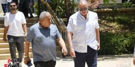 الخطيب ومجلس الأهلى يشاركون فى صلاة الجنازة على والدة طارق قنديل