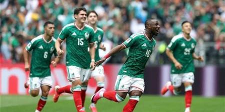 لاعب المكسيك يدخل تاريخ كأس العالم قبل مواجهة الإكوادور