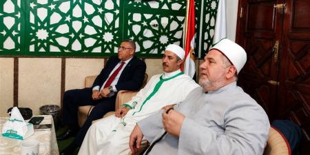 أزهريون وصوفيون يبحثون مواجهة الخطاب المتطرف بالمجلس العلمي الأسبوعي لـ«حي على الوداد»