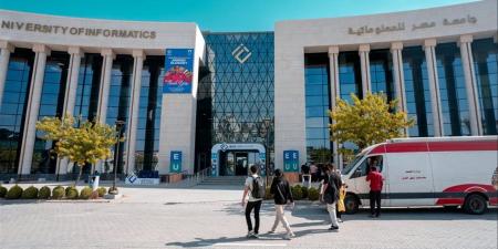 جامعة مصر للمعلوماتية تطور تطبيقًا ذكيًا لمتابعة كبار السن والأطفال